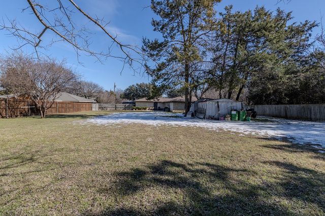 215 N Casa Grande Circle, Duncanville, TX 75116