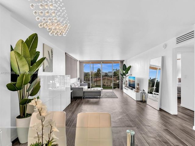 2450 NE 135th St 201, North Miami, FL 33181