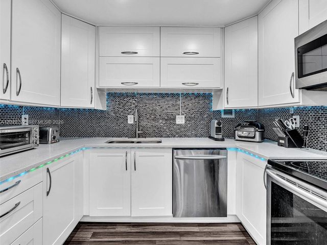 2450 NE 135th St 201, North Miami, FL 33181