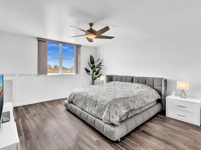 2450 NE 135th St 201, North Miami, FL 33181
