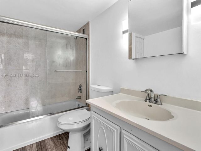 2450 NE 135th St 201, North Miami, FL 33181