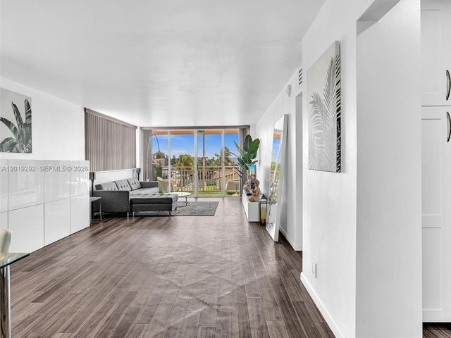 2450 NE 135th St 201, North Miami, FL 33181