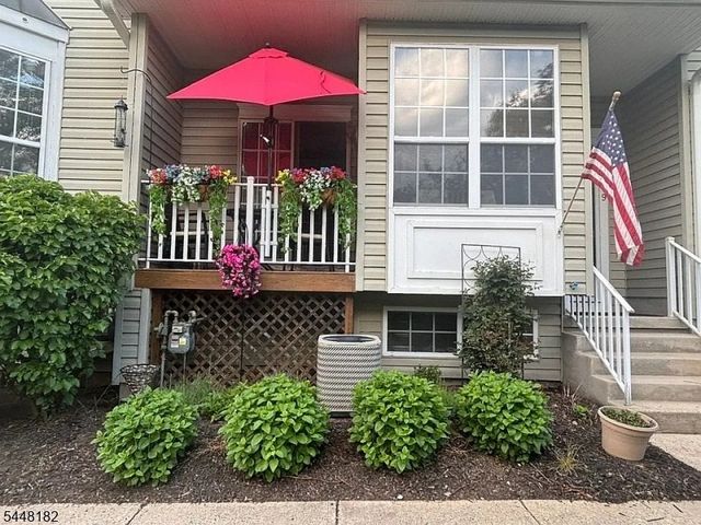 9 Briar Ln, Raritan Twp., NJ 08822
