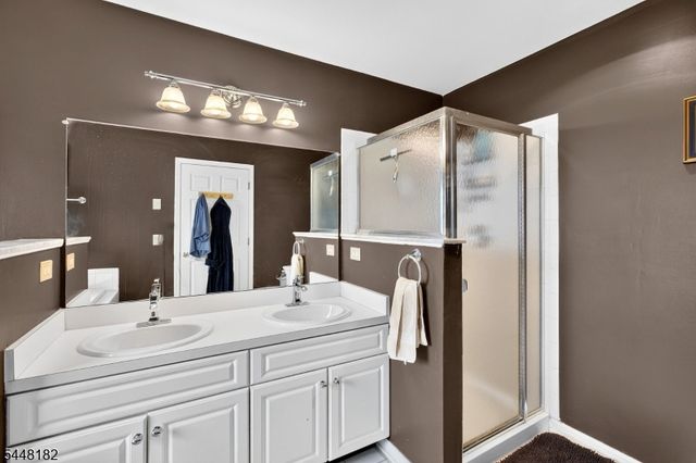 9 Briar Ln, Raritan Twp., NJ 08822