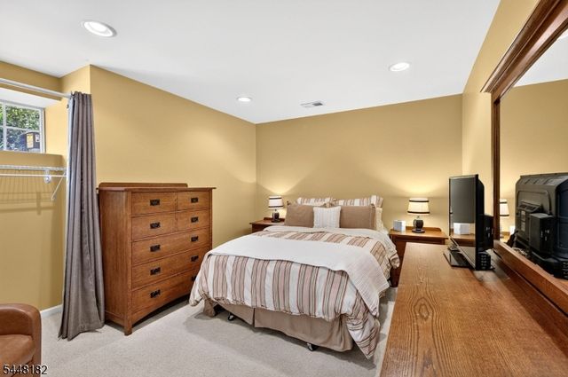 9 Briar Ln, Raritan Twp., NJ 08822