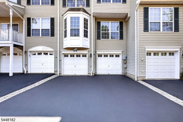 9 Briar Ln, Raritan Twp., NJ 08822
