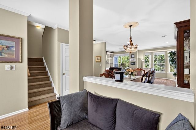 9 Briar Ln, Raritan Twp., NJ 08822