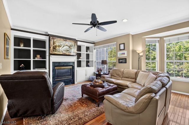9 Briar Ln, Raritan Twp., NJ 08822