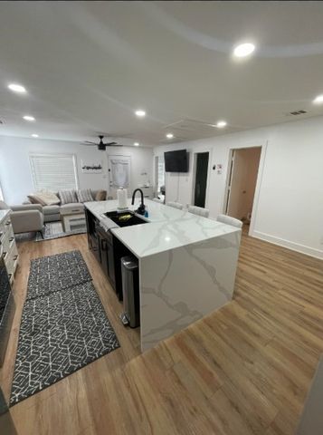 2515 Roanoke Avenue, Dallas, TX 75235