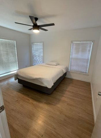 2515 Roanoke Avenue, Dallas, TX 75235