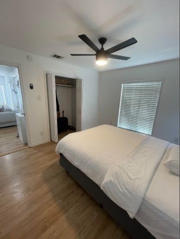 2515 Roanoke Avenue, Dallas, TX 75235