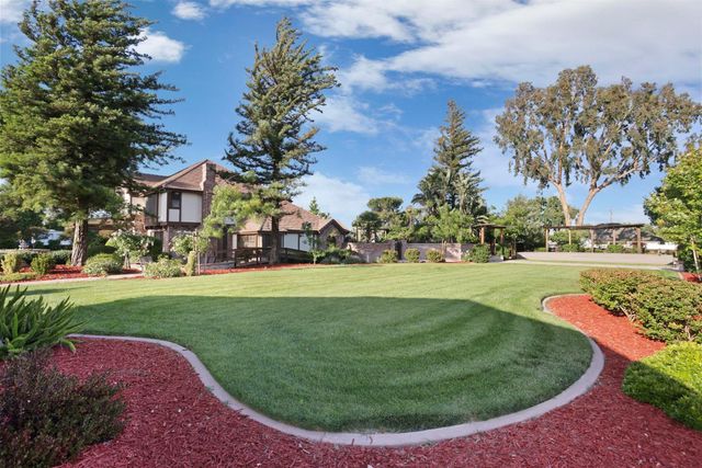 8327 Park Pl, Tracy, CA 95304