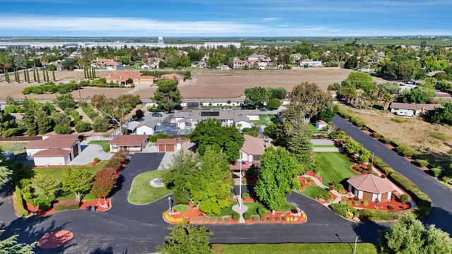8327 Park Pl, Tracy, CA 95304