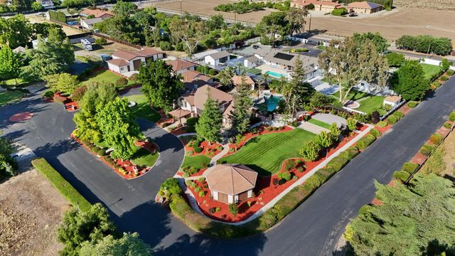 8327 Park Pl, Tracy, CA 95304