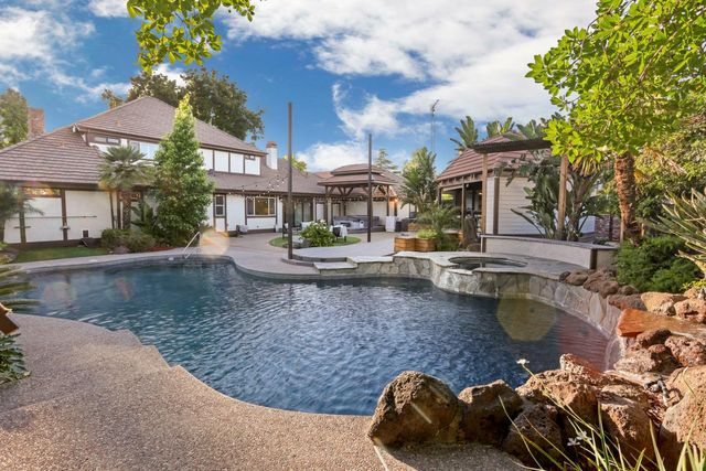 8327 Park Pl, Tracy, CA 95304