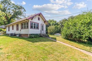 916 Davis Avenue, Des Moines, IA 50315