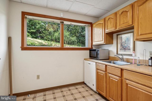 1201 AIRPORT RD, Coatesville, PA 19320