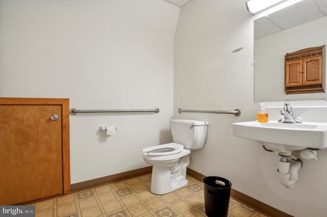 1201 AIRPORT RD, Coatesville, PA 19320