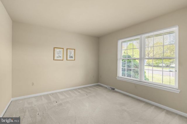 12 PEBBLE CREEK DR, Lititz, PA 17543