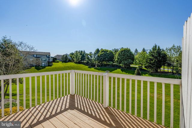 12 PEBBLE CREEK DR, Lititz, PA 17543