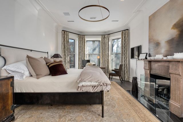 2026 N Kenmore Avenue, Chicago, IL 60614