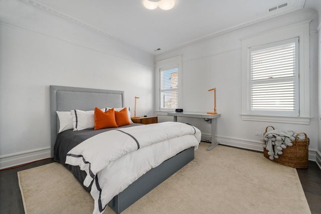 2026 N Kenmore Avenue, Chicago, IL 60614