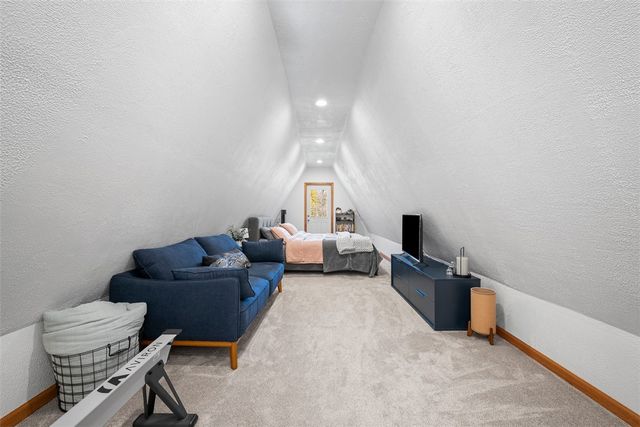 11665 Wilshire Dr, North Huntingdon, PA 15642