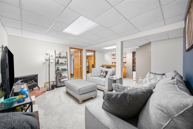 11665 Wilshire Dr, North Huntingdon, PA 15642