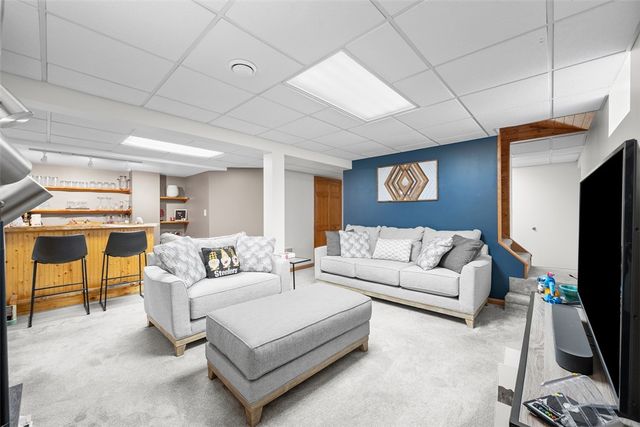 11665 Wilshire Dr, North Huntingdon, PA 15642