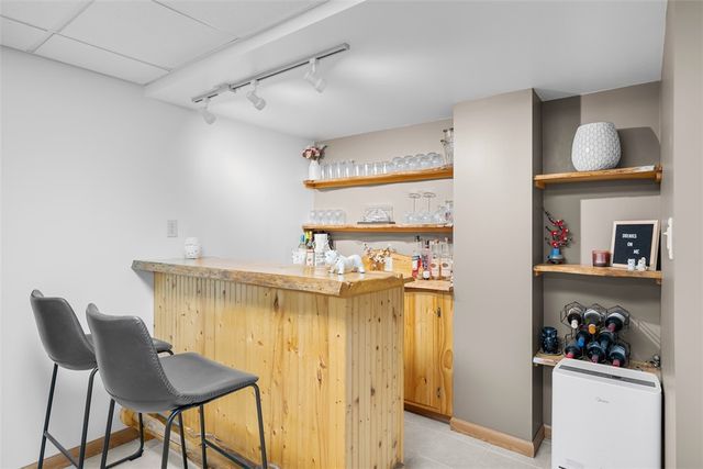 11665 Wilshire Dr, North Huntingdon, PA 15642