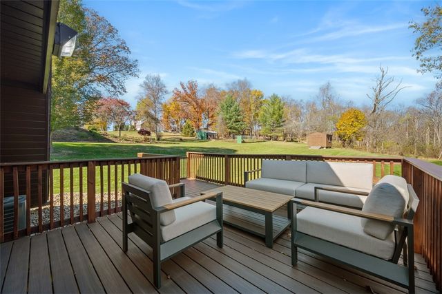 11665 Wilshire Dr, North Huntingdon, PA 15642