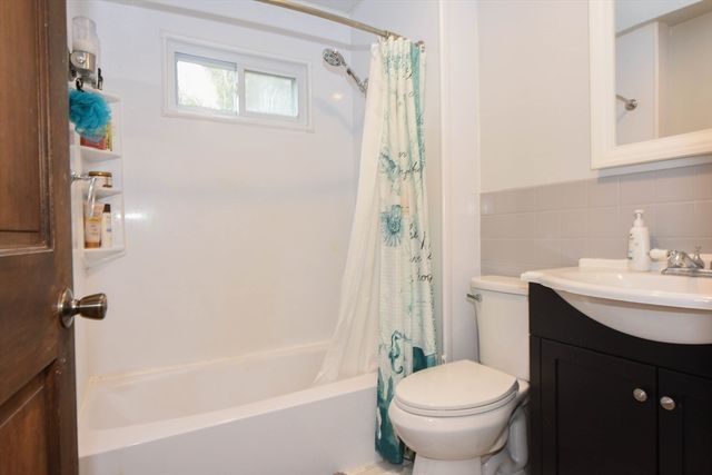 325 River Street, Halifax, MA 02338