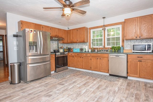 325 River Street, Halifax, MA 02338