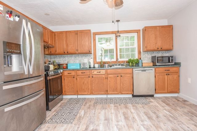 325 River Street, Halifax, MA 02338