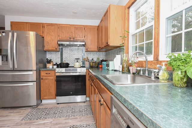 325 River Street, Halifax, MA 02338