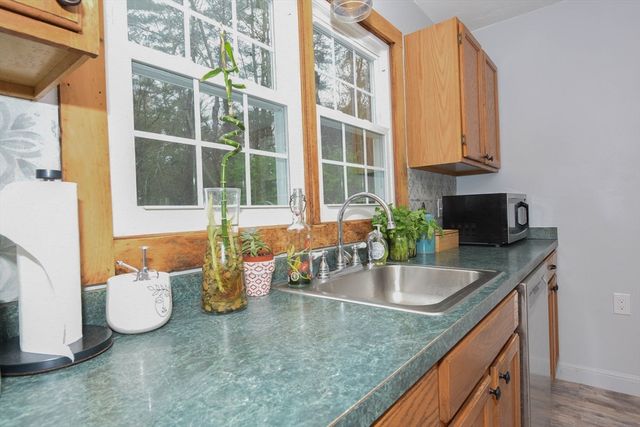 325 River Street, Halifax, MA 02338