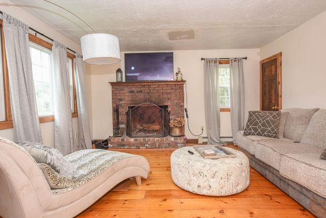 325 River Street, Halifax, MA 02338