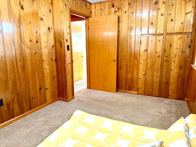 61 Whiskey Jack RD, Sandpoint, ID 83864