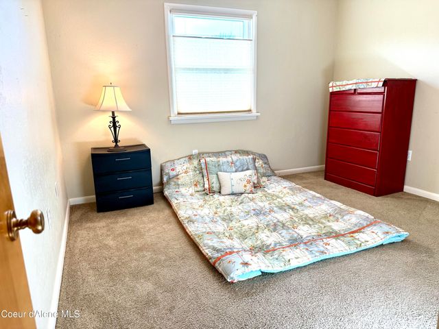 61 Whiskey Jack RD, Sandpoint, ID 83864