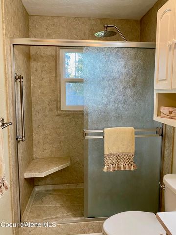 61 Whiskey Jack RD, Sandpoint, ID 83864