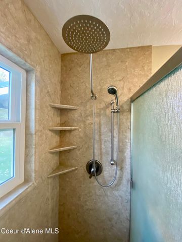 61 Whiskey Jack RD, Sandpoint, ID 83864