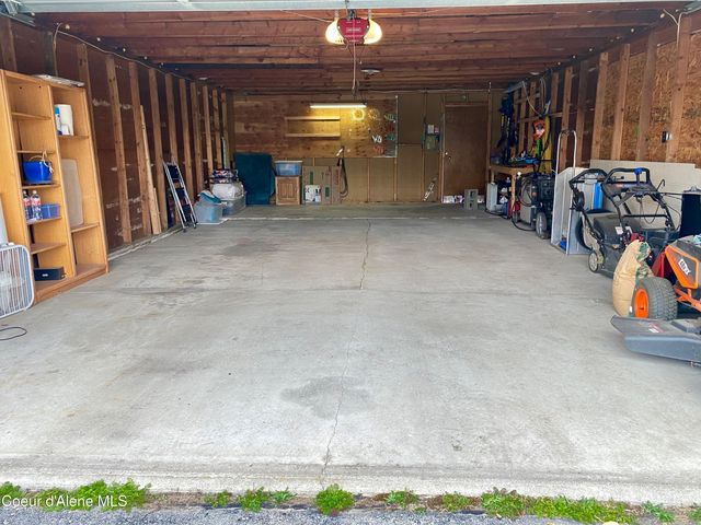 61 Whiskey Jack RD, Sandpoint, ID 83864