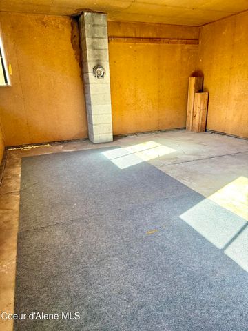 61 Whiskey Jack RD, Sandpoint, ID 83864