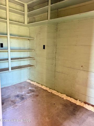 61 Whiskey Jack RD, Sandpoint, ID 83864