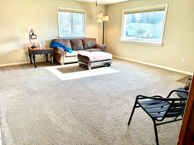 61 Whiskey Jack RD, Sandpoint, ID 83864