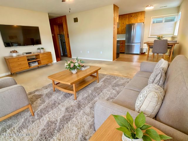 61 Whiskey Jack RD, Sandpoint, ID 83864