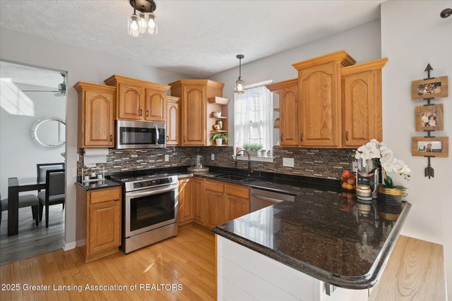 11304 Carousel, Grand Ledge, MI 48837