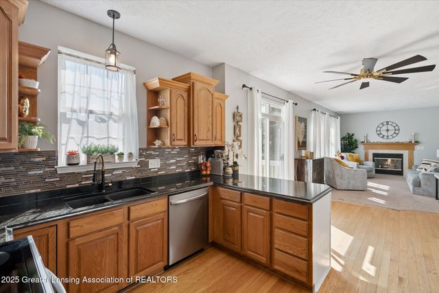 11304 Carousel, Grand Ledge, MI 48837