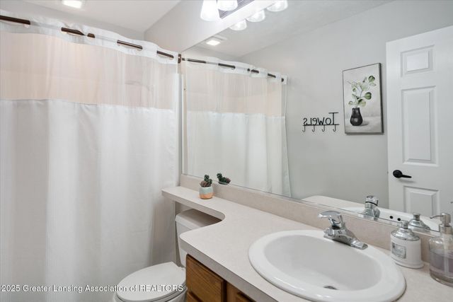 11304 Carousel, Grand Ledge, MI 48837