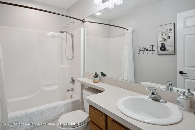 11304 Carousel, Grand Ledge, MI 48837